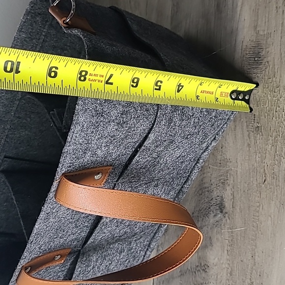 Gray Felt Tote with Tan Handles🆑️⏰️ - Picture 6 of 7